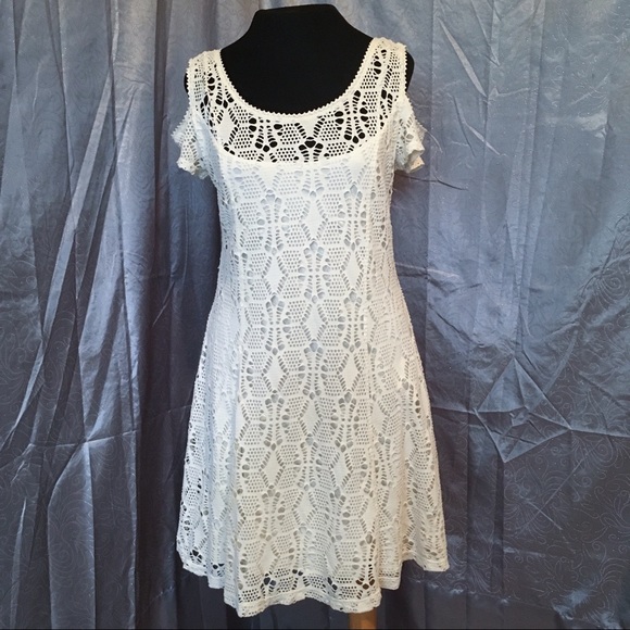 Free People Dresses & Skirts - Free people ivory crochet cold shoulder dress
